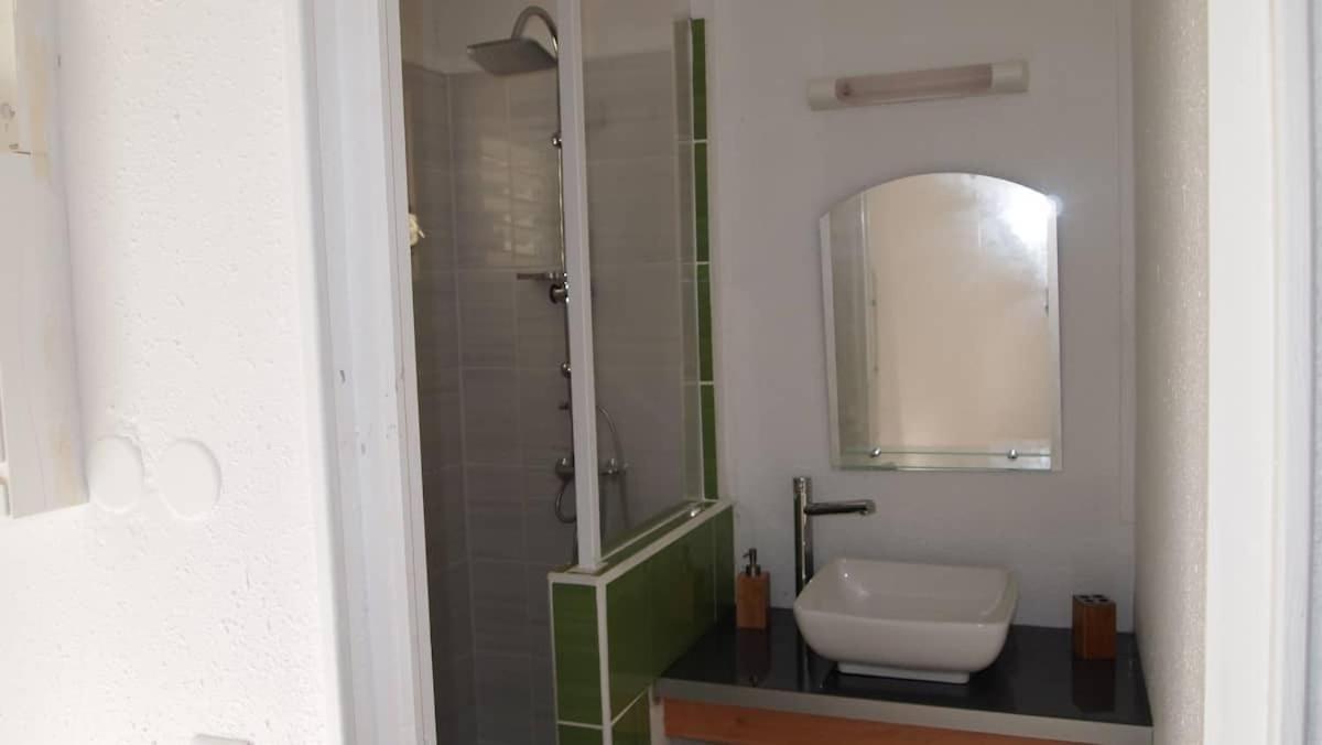 Studio à la semaine, au mois ou plus Le Moule Exterior foto